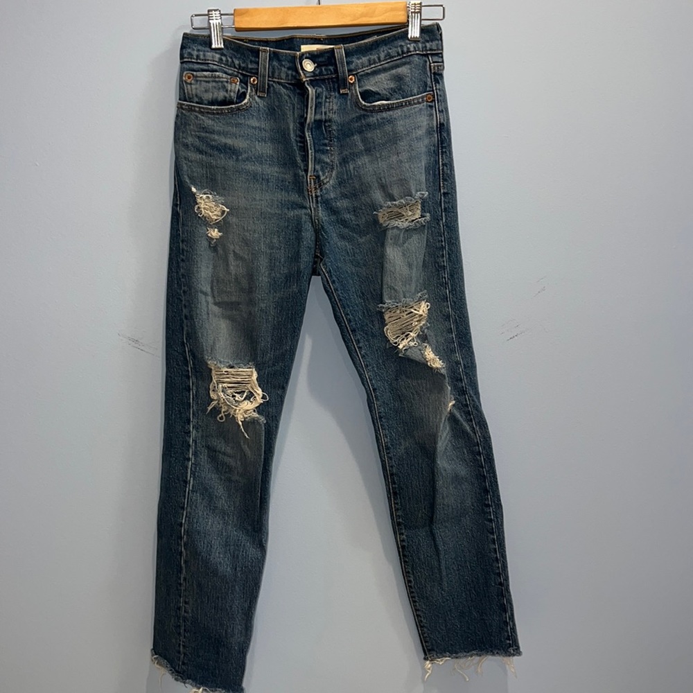 LEVIS ripped jeans